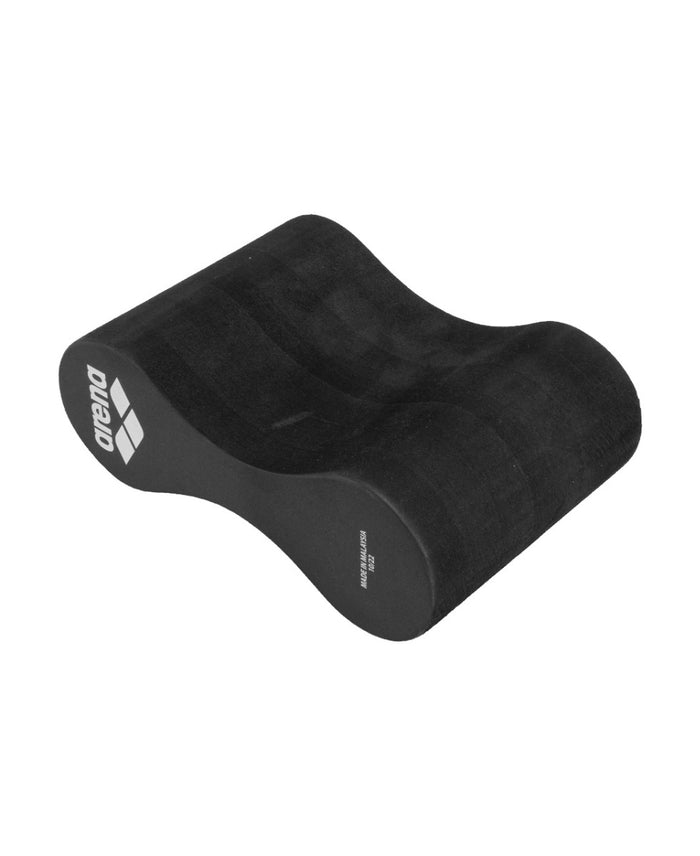Black Arena Freeflow Pullbuoy II for swimming training, designed to support arm flotation during swim workouts.
