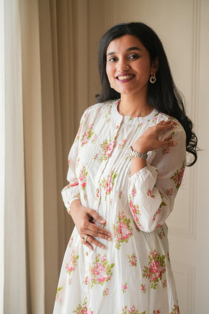 Samika White Mulmul Boota Set- Pink