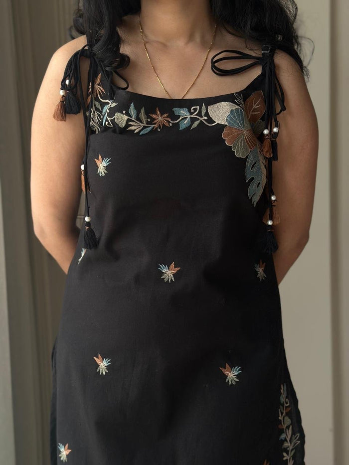 Zuhra Embroidered Pant Set- Black