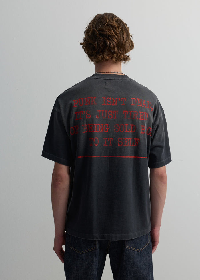 ANTI-HYPE MINDSET GRAPHIC TEE