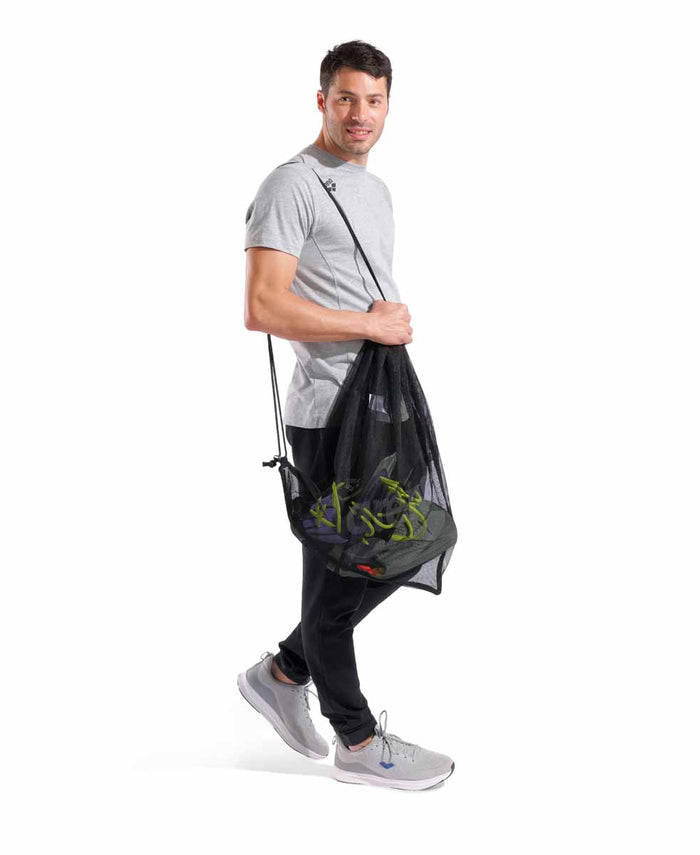 Black Arena One Go Mesh Bag with adjustable straps and breathable mesh material for convenient sports gear storage.