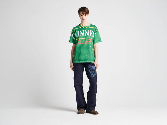 CL_JW ANDERSON X GUINNESS BOTTLE TOP PRINT T-SHIRT IN BLACK
