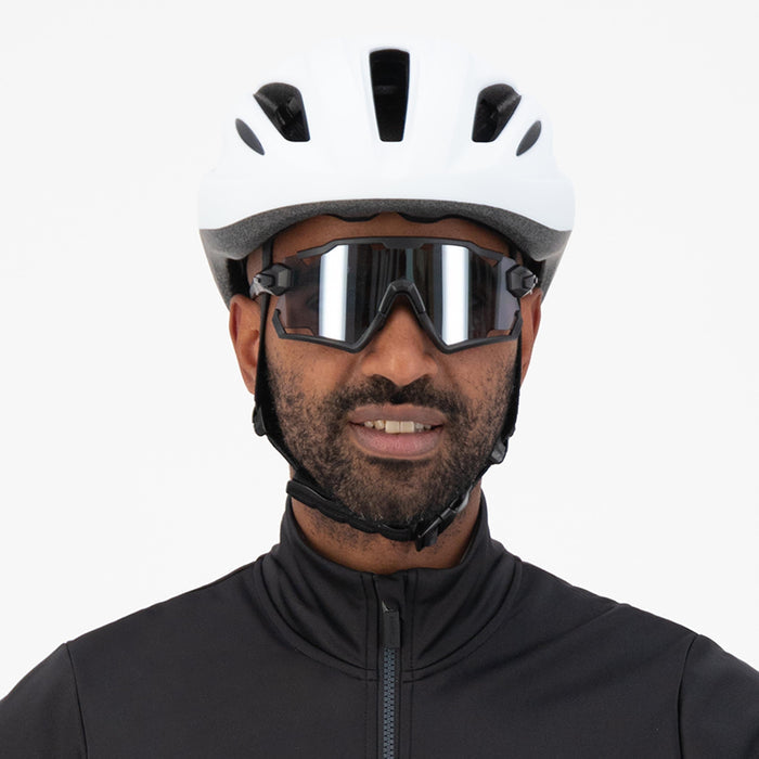 Rogelli Cuora fietshelm wit gedragen door man voorkant.
