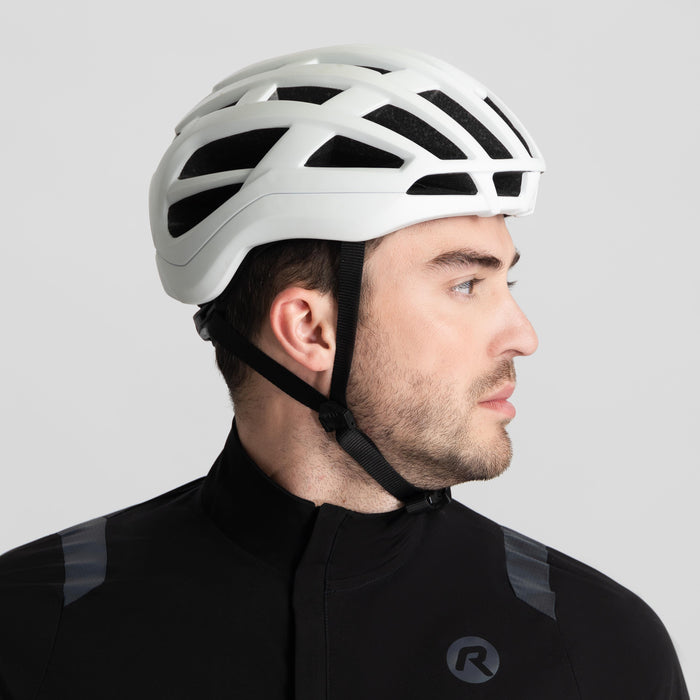 Rogelli Deiro fietshelm wit gedragen door man zijkant.