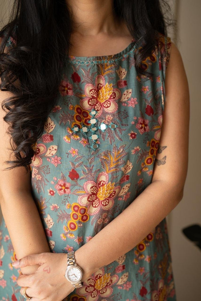 Kisha Sleeveless Cotton Set- Green Florals