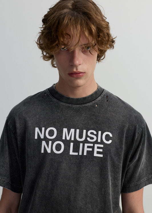 NO MUSIC NO LIFE GRAPHIC TEE