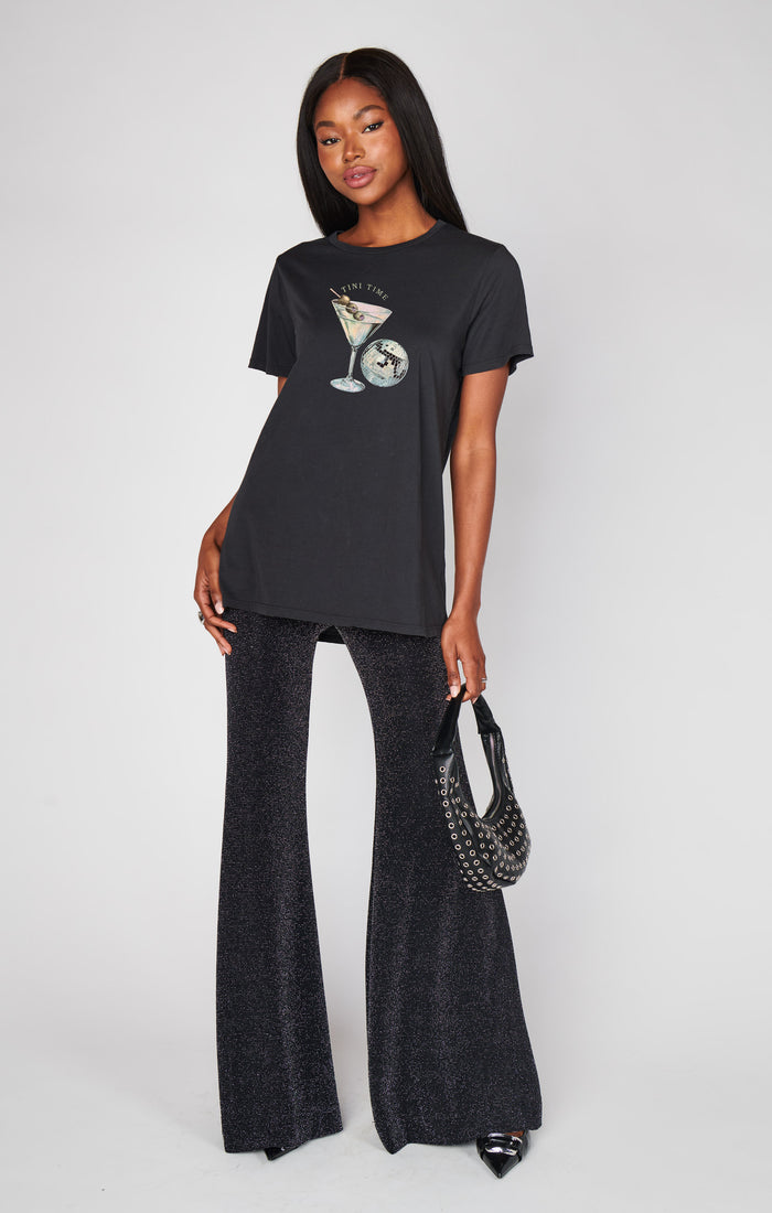 badge_model-wears-size-s