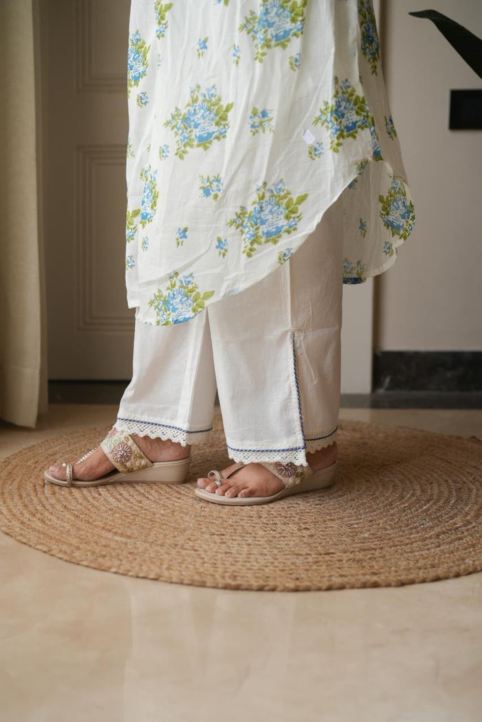 Samika White Mulmul Boota Set- Blue