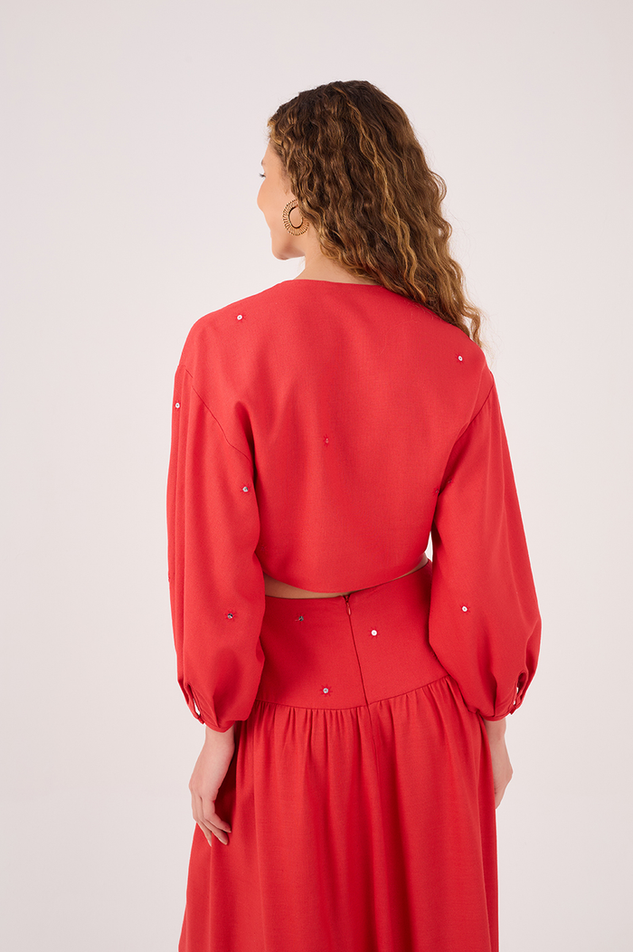 Seq. Emb. Tie Front Top_7