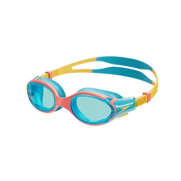 Speedo Biofuse 2.0 Junior red swimming goggles with clear lenses and adjustable strap for a comfortable fit.
