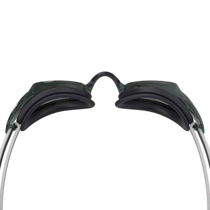 Speedo Vanquisher 3.0 swimming goggles in black and smoke lenses, designed for comfortable and clear underwater vision.