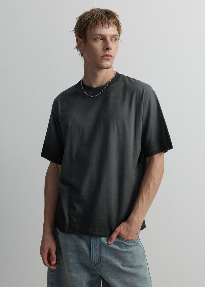 SPRAYED GRAPHIC TEE