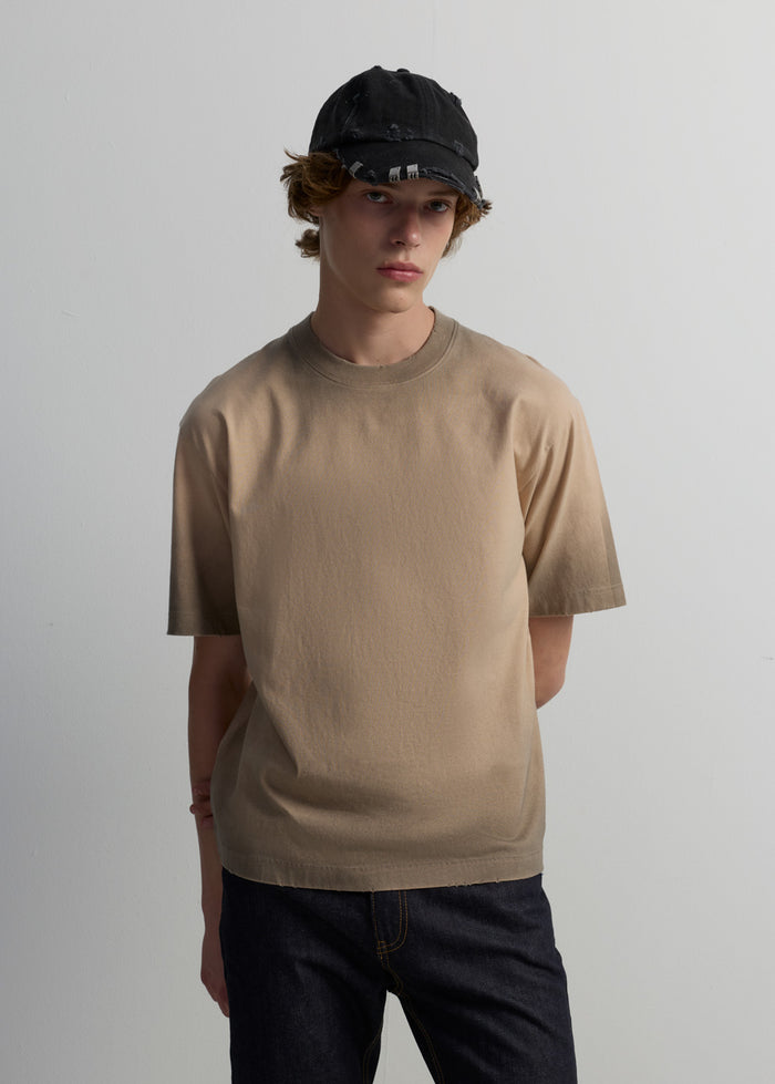 SPRAYED GRAPHIC TEE