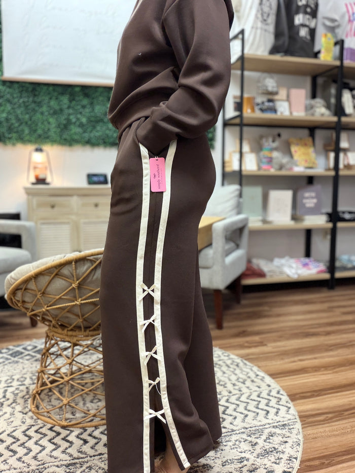 Two-Piece Bow Detail Set