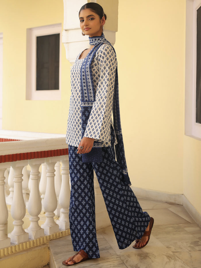 Women's Kurti with Flared Pants and Dupatta